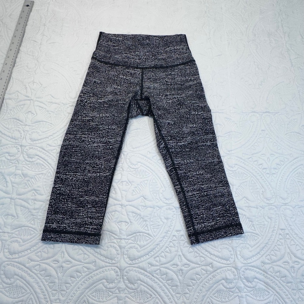 Lululemon Wunder Under Crop Hi-Rise Leggings Black White Space Dye Static Size 4